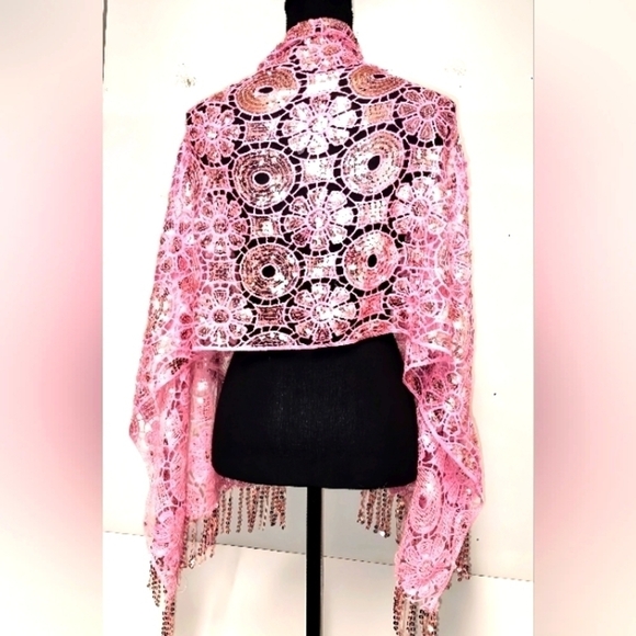 Shawl sequence knitted pink Size: 60" X 18" - Picture 2 of 6